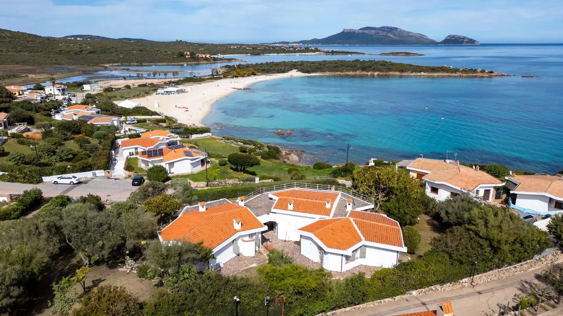 Сasa de vacaciones Villa Elena Fronte Mare Spiaggia Bados- Pittulongu- Golfo Aranci Olbia