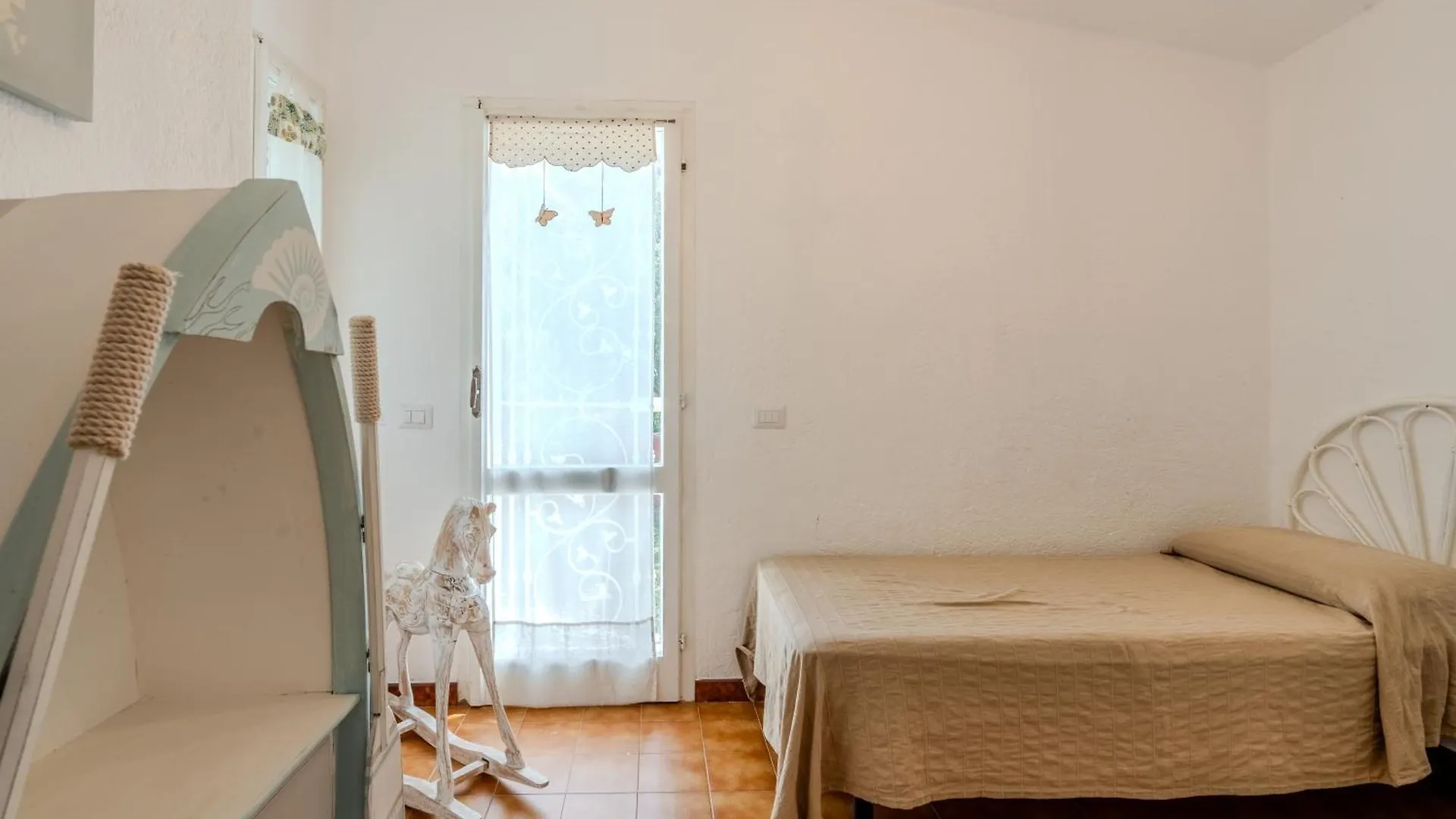 Сasa de vacaciones Villa Elena Fronte Mare Spiaggia Bados- Pittulongu- Golfo Aranci Olbia Italia