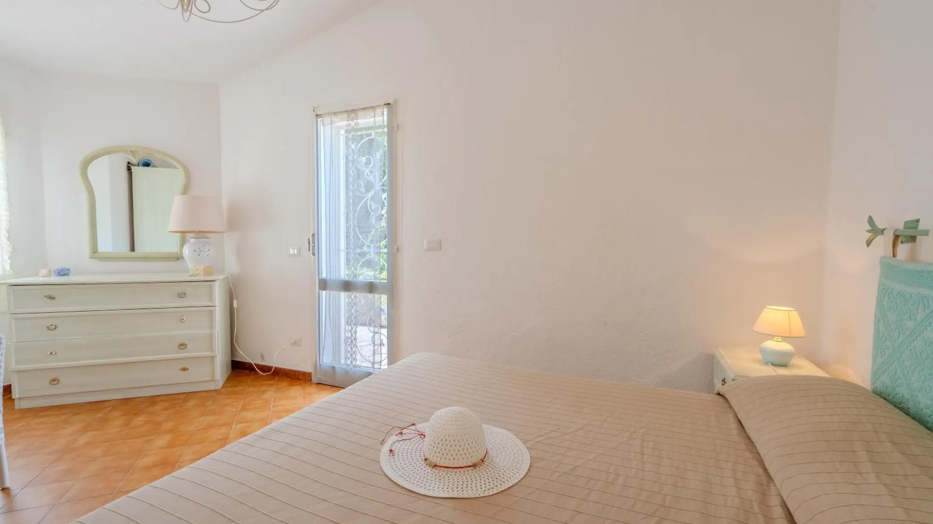 Сasa de vacaciones Villa Elena Fronte Mare Spiaggia Bados- Pittulongu- Golfo Aranci Olbia Italia