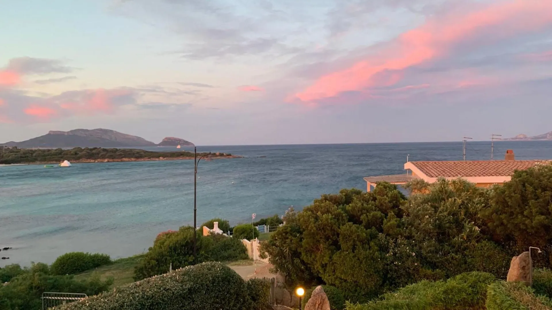 Villa Elena Fronte Mare Spiaggia Bados- Pittulongu- Golfo Aranci Olbia